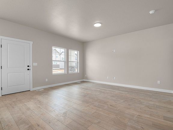 2nd image of 889 Pinyon Crest Rd #107
