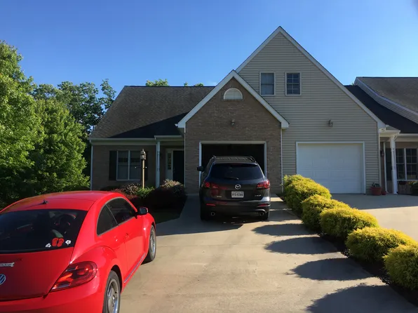 6 Hickory Nut Ln, Staunton, VA 24401