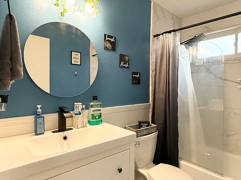 4555 Genoa St — Photo 17