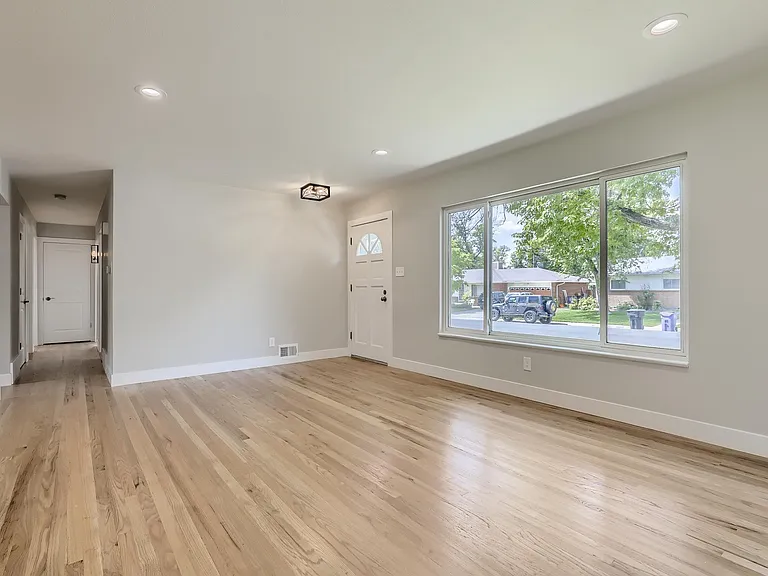 3064 S Winona Ct — Photo 7