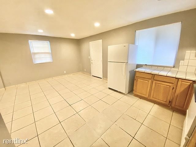 1st image of 116 Dolores Ave APT 4
