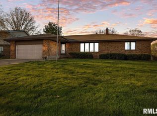 1105 Green Meadow Ln, Springfield, IL 62712