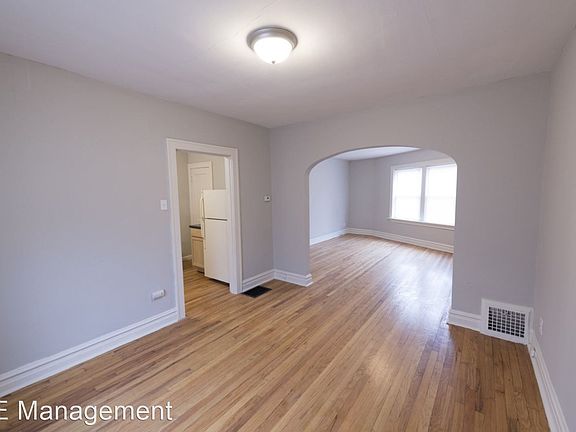 3rd image of 4929 Oleatha Ave APT 1W