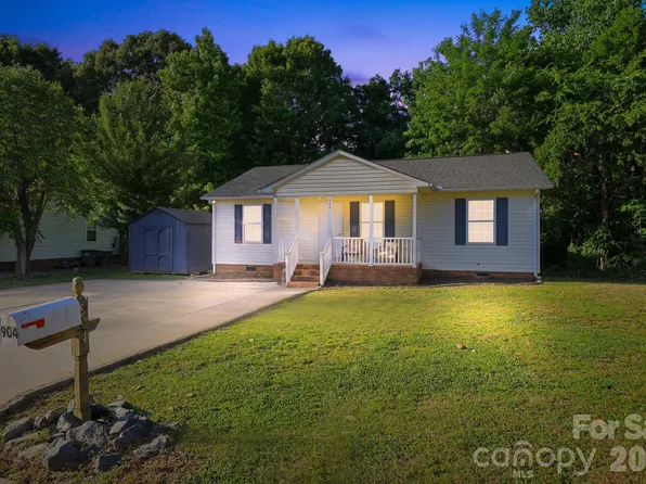 904 Hoke St, Kannapolis, NC 28081
