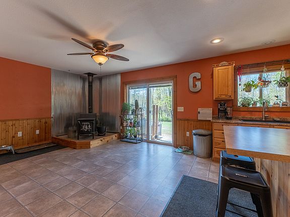 2nd image of 1777 Cypress Ave