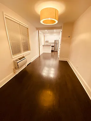 Rented by Metropolis Real Estate of Manhattan | media 23