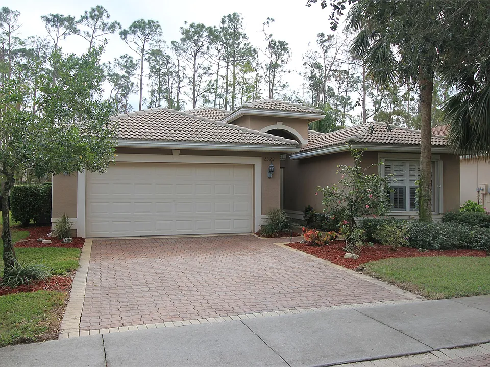 2322 Butterfly Palm Dr