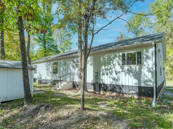 292 W North 3rd St, Carbon, IN 47837