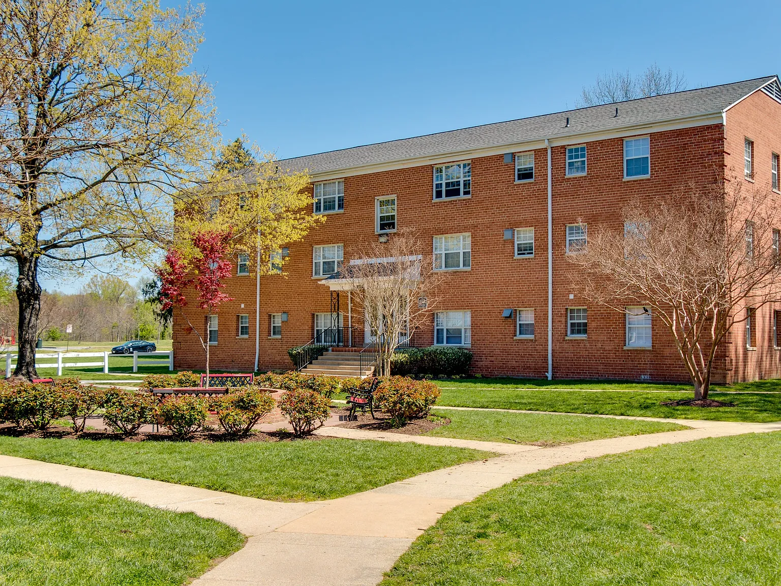 North Pointe — Photo 1