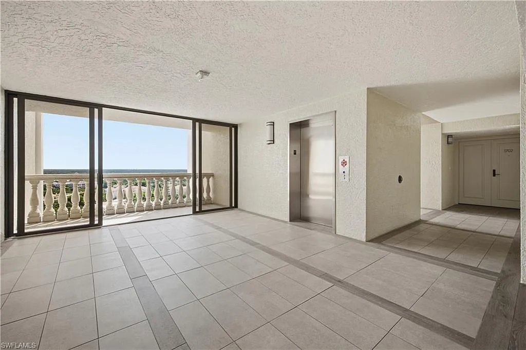3 bed, 2.0 bath, 1643 sqft, $17,000 — Photo 2