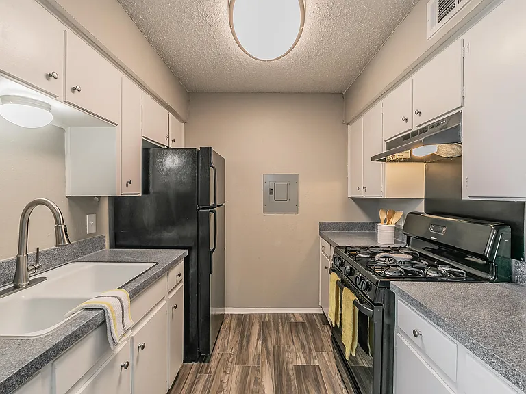 Davis Park Apartments — Photo 43