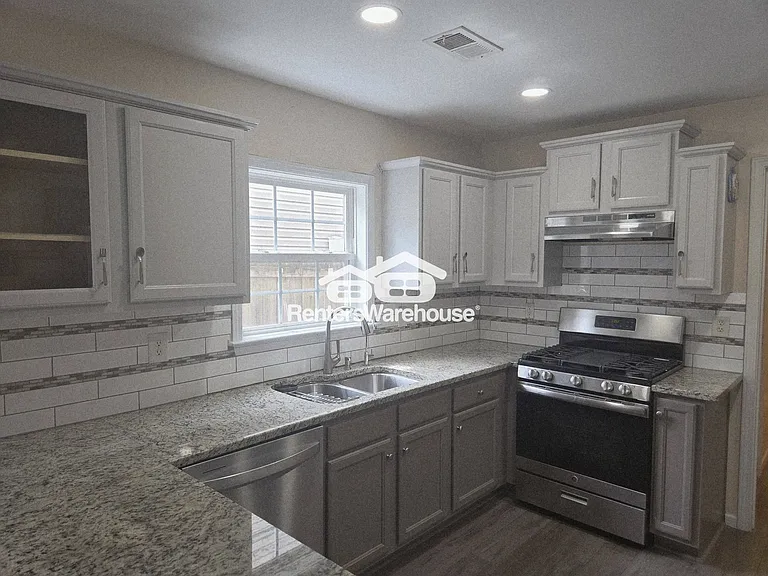 528 Highland Falls Dr — Photo 6