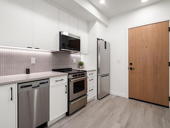 4th image of 610 Lampson Rd #208