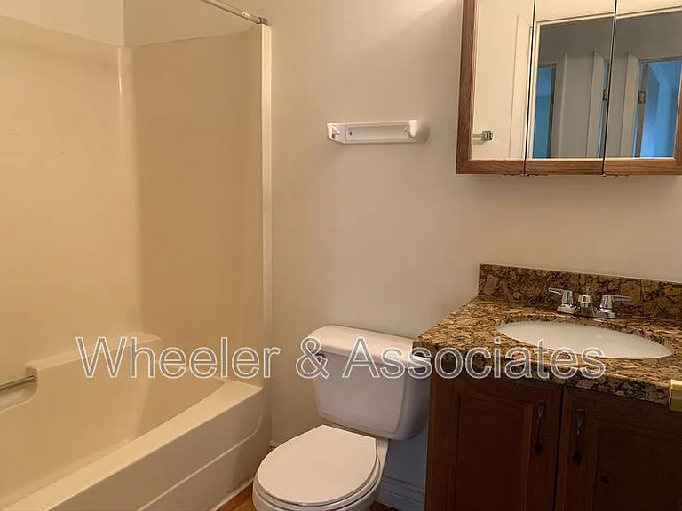 2650 Jefferson Ave #12 — Photo 9