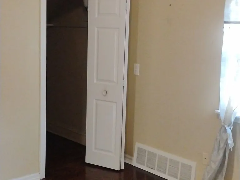 9505 Park Heights Ave #UPSTAIRS — Photo 10