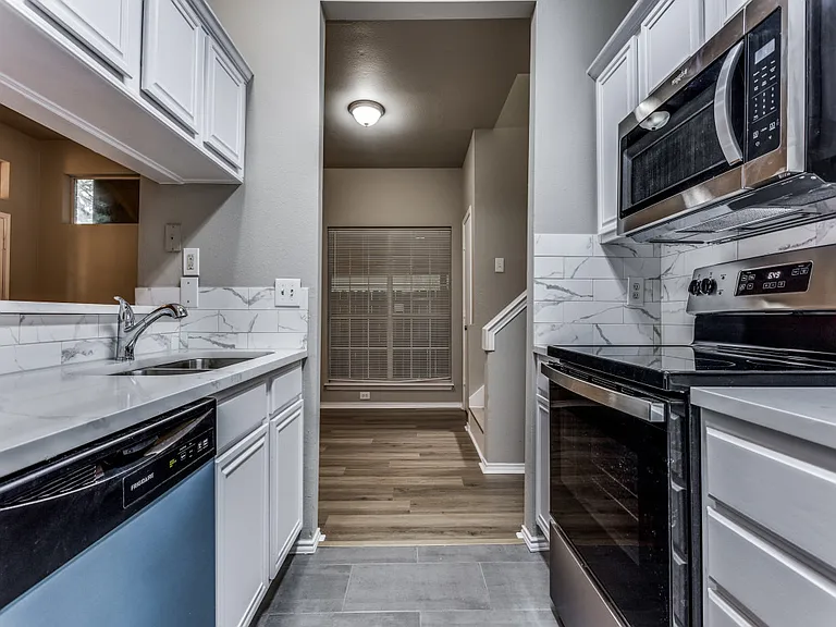 3935 Pickett Pl — Photo 11