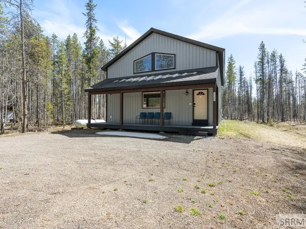 4062 Steelhead Dr, Island Park, ID 83429