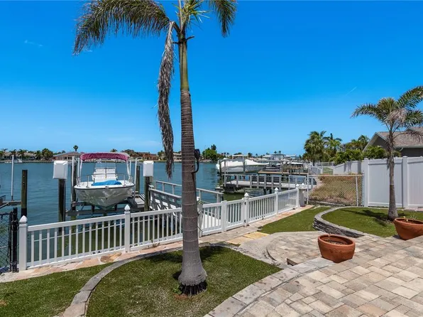 2202 Donato Dr, Belleair Beach, FL 33786