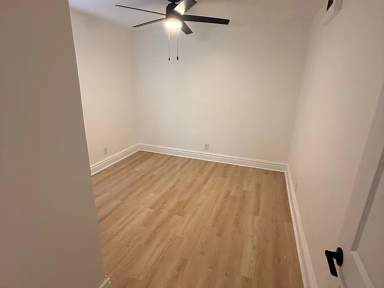 3333 Gillham Rd — Photo 6