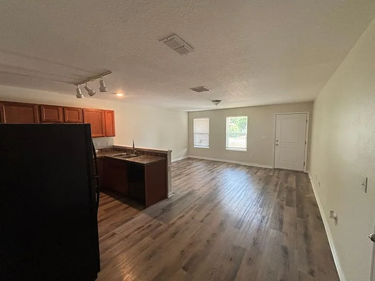 7454 Mohawk Trl — Photo 3