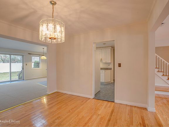 5th image of 22021 77th Ave