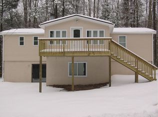 20 Lookout Cir, Greentown, PA 18426