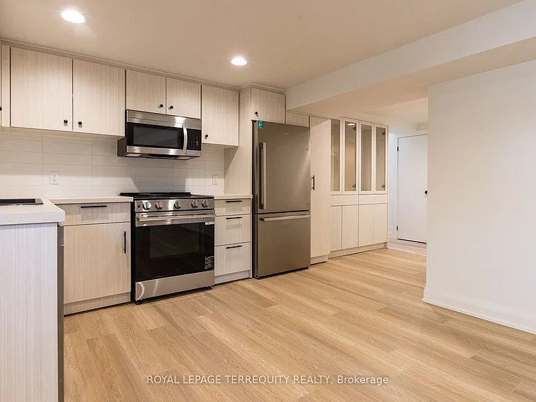 23 Decarie Cir #BASEMENT — Photo 9