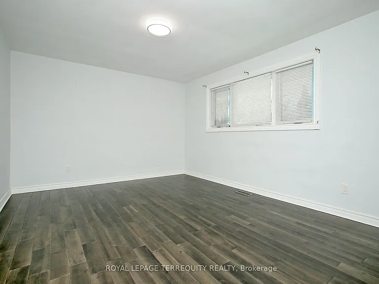1 Barnes Cres — Photo 23