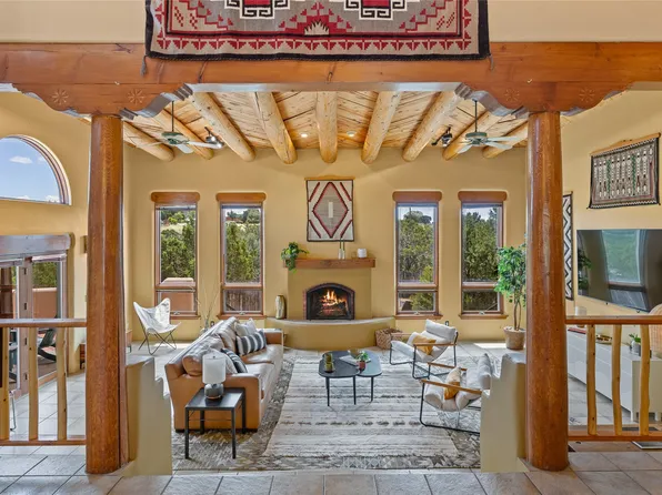 55 Calle Cantando, Santa Fe, NM 87508