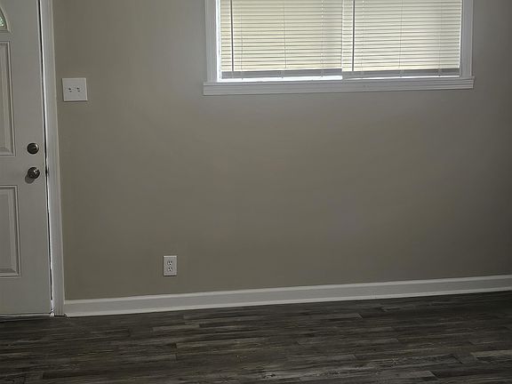 3rd image of 667 Marsh Ave