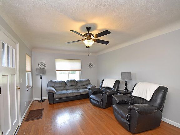 3rd image of 3366 Van Zandt Dr