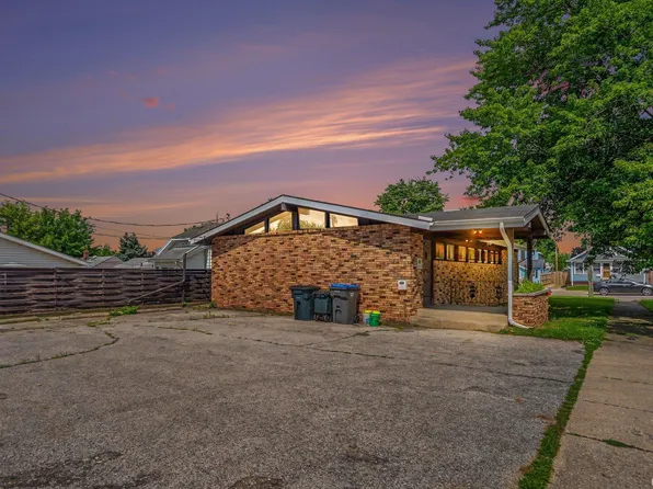1951 E Fox St, South Bend, IN 46613