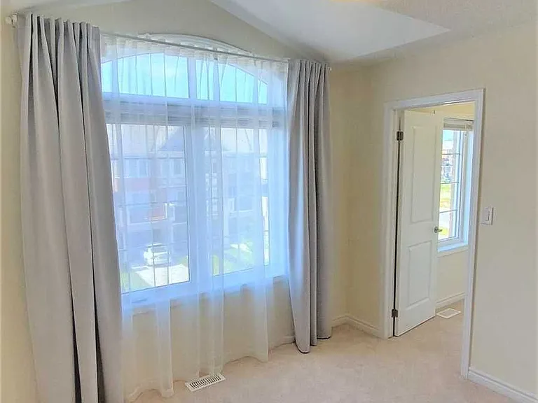 45 Fusilier Dr — Photo 12