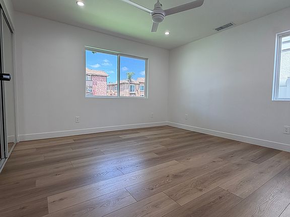 4th image of 5436 1/2 Kester Ave