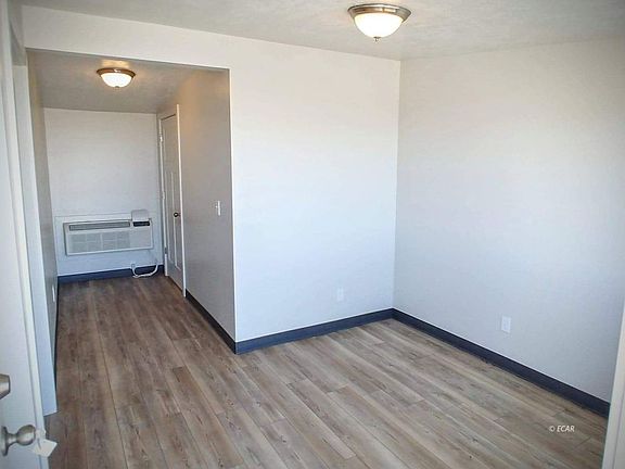 5th image of 915 N Wells Ave