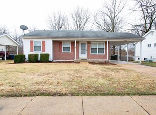 132 Foxtree Dr, Hazelwood, MO