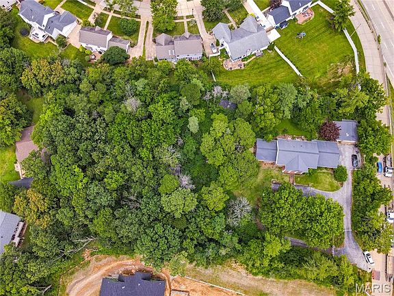 2nd image of 3 Topwood Dr