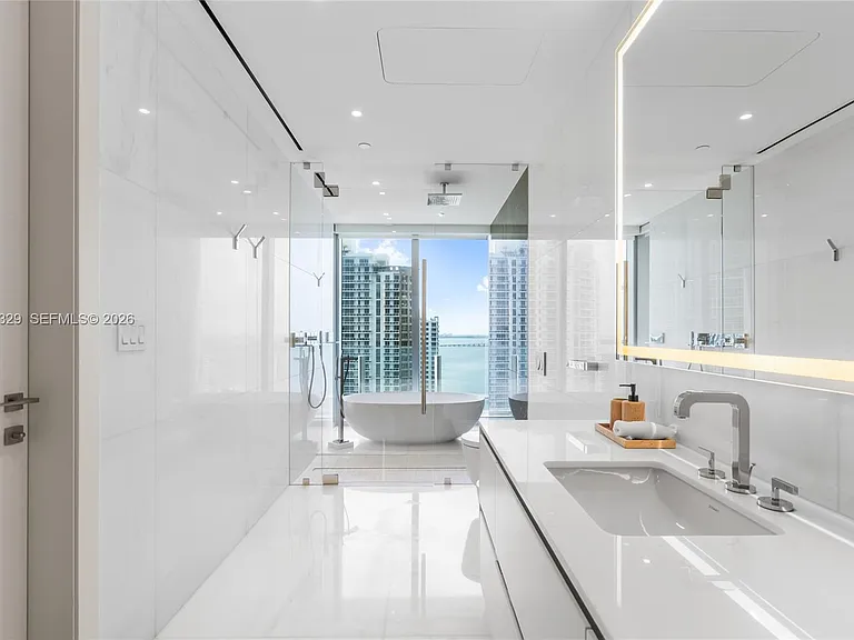 300 Biscayne Boulevard Way #2601E — Photo 24