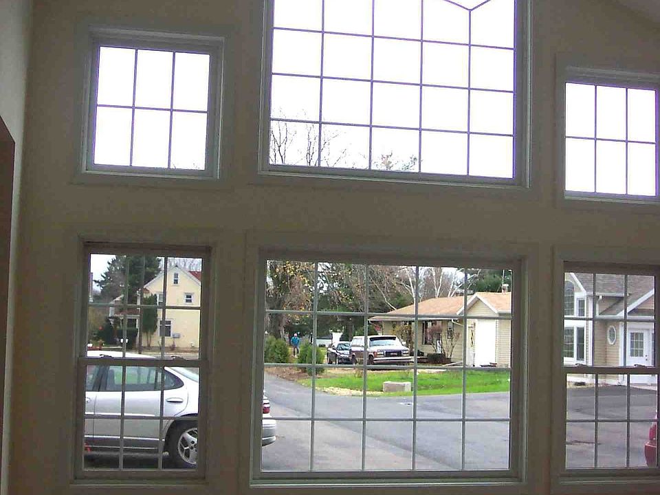 2nd image of 1122 Warner St