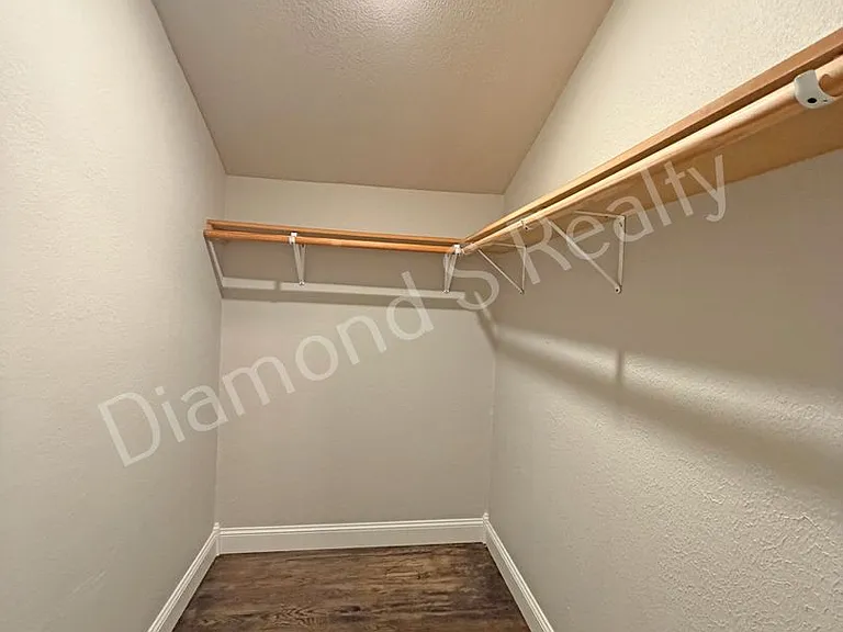 916 N Pickwick Ave — Photo 18