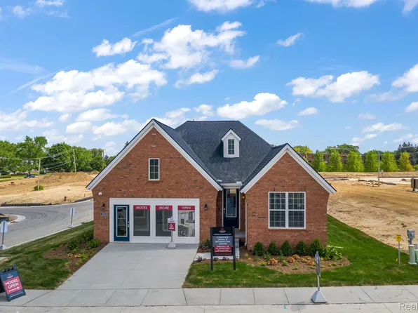 2382 Pondview Ln, Troy, MI 48085