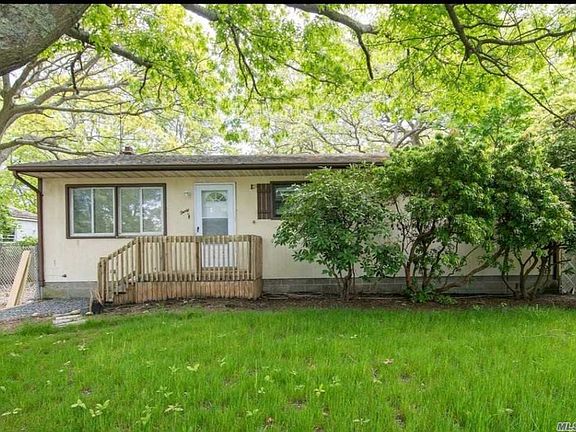 3rd image of 32 Peeker Ave