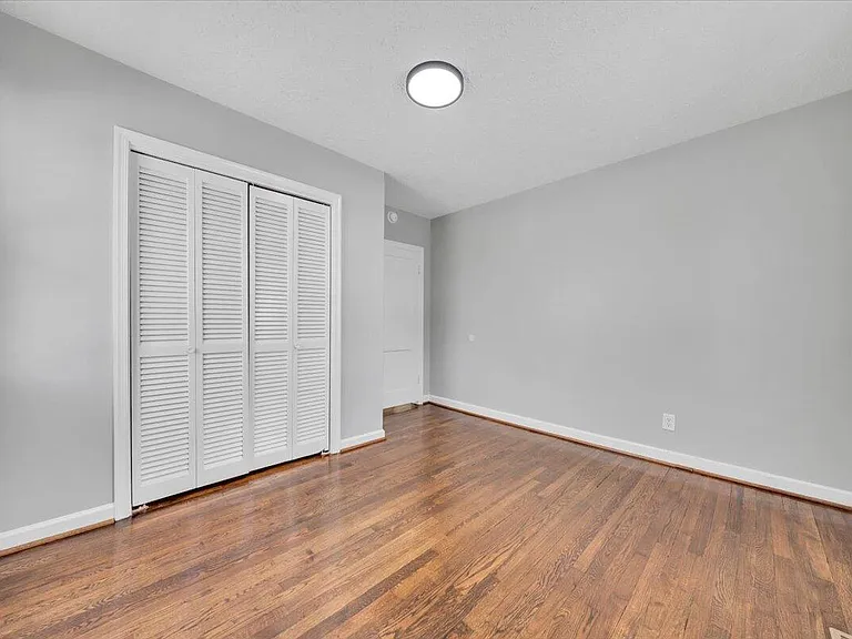 32 Upland Dr — Photo 15