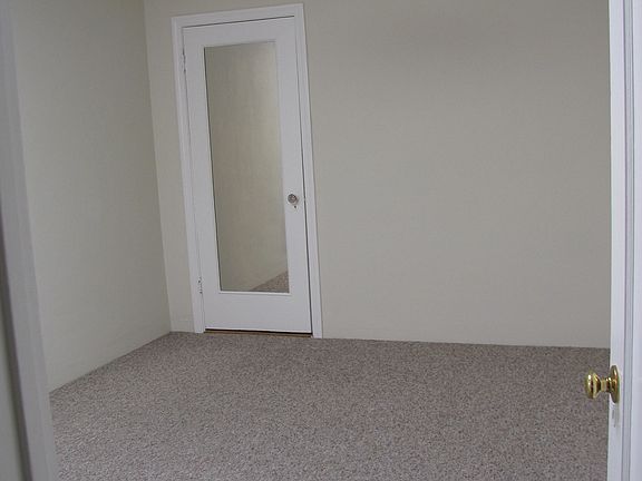 3rd image of 612 Cambridge Ave
