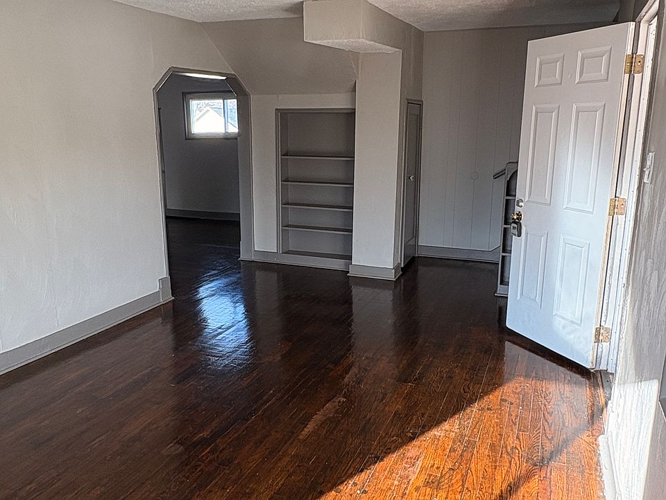 1st image of 2061 Kensington Dr