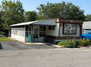 1237 Central St Trailer 21, Leominster, MA 01453