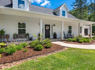 8729 Nathan Dr, Waller, TX 77484