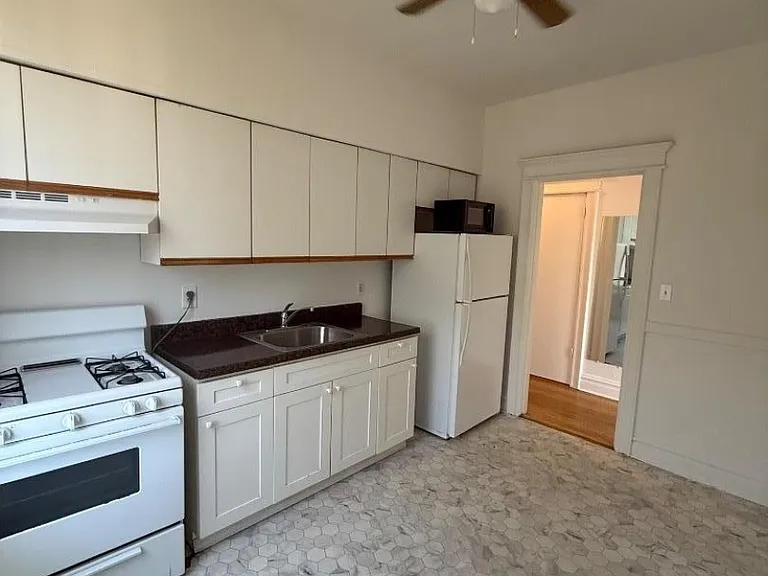 214 Lawton Ave #14 — Photo 6