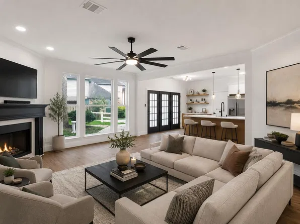 523 Rampart Ln, Conroe, TX 77302
