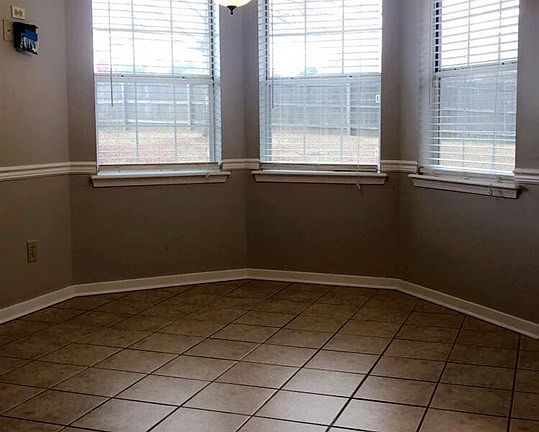 4th image of 812 Eagles Nest Dr